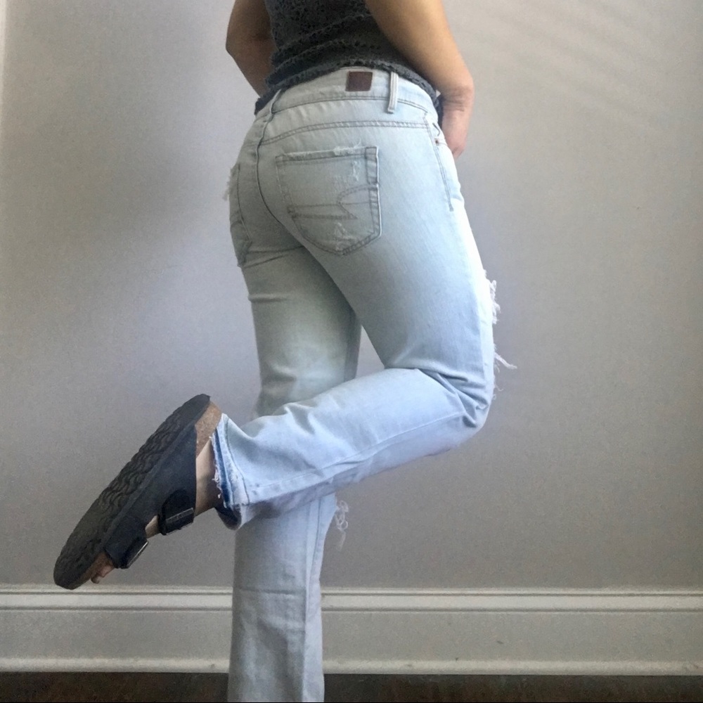 American Eagle Light Wash Jeans